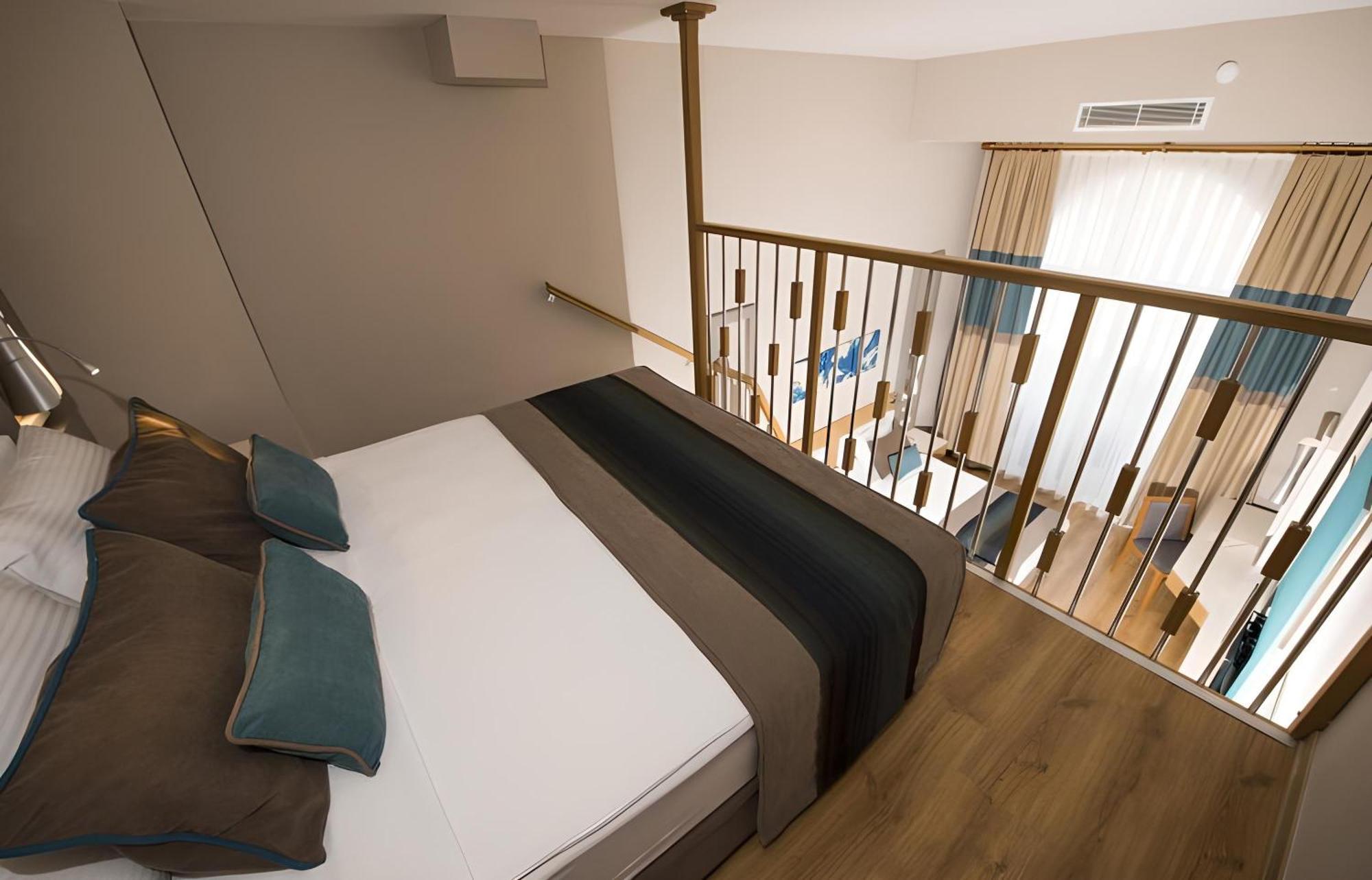 Palm World Side Resort & Spa 외부 사진